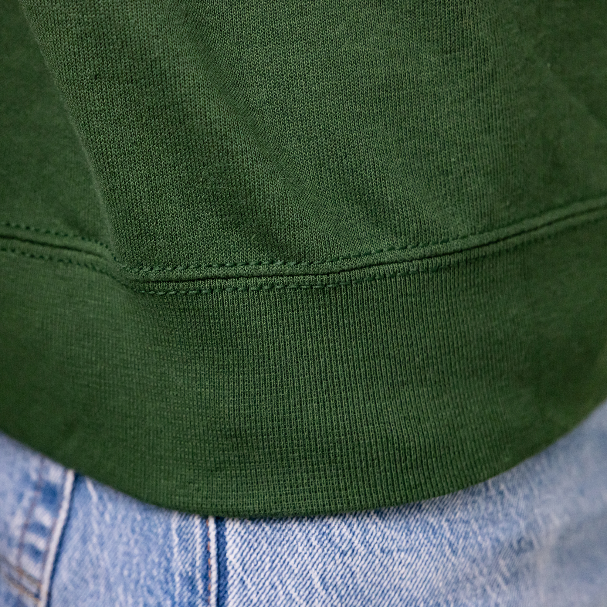 Basic-sweater-detailboord