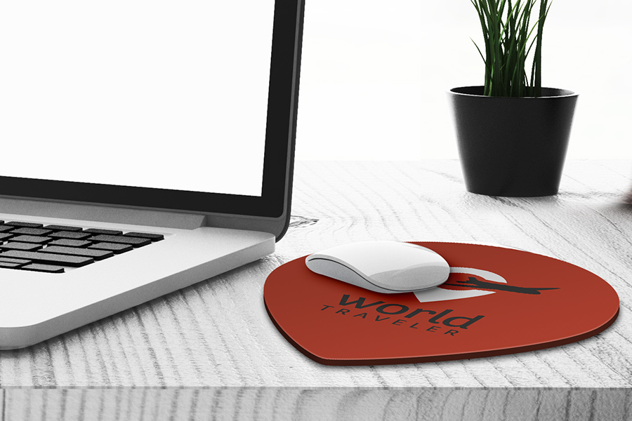 L'accessoire de bureau indispensable: un tapis de souris photo