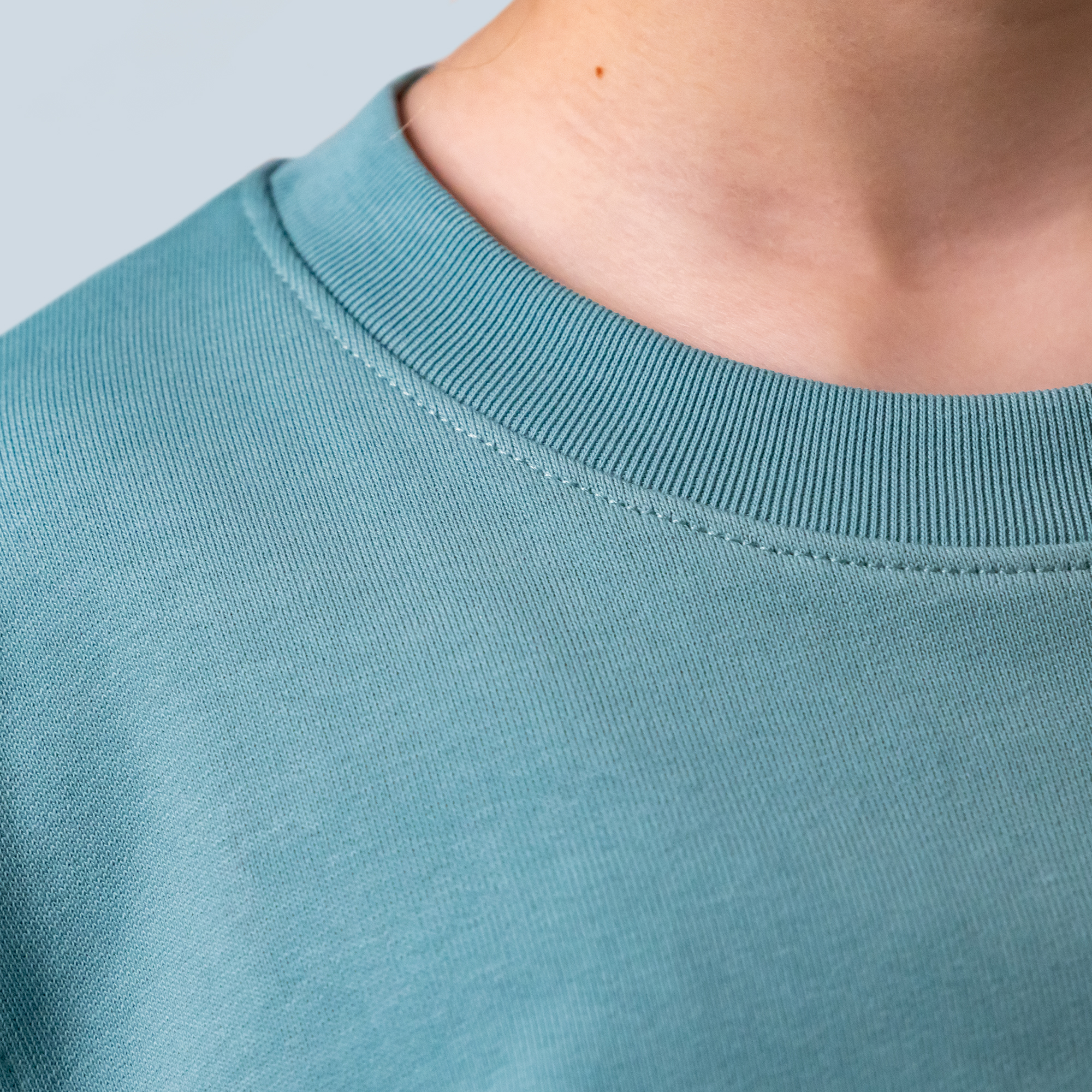 Duurzame-kids-sweater-halsboord