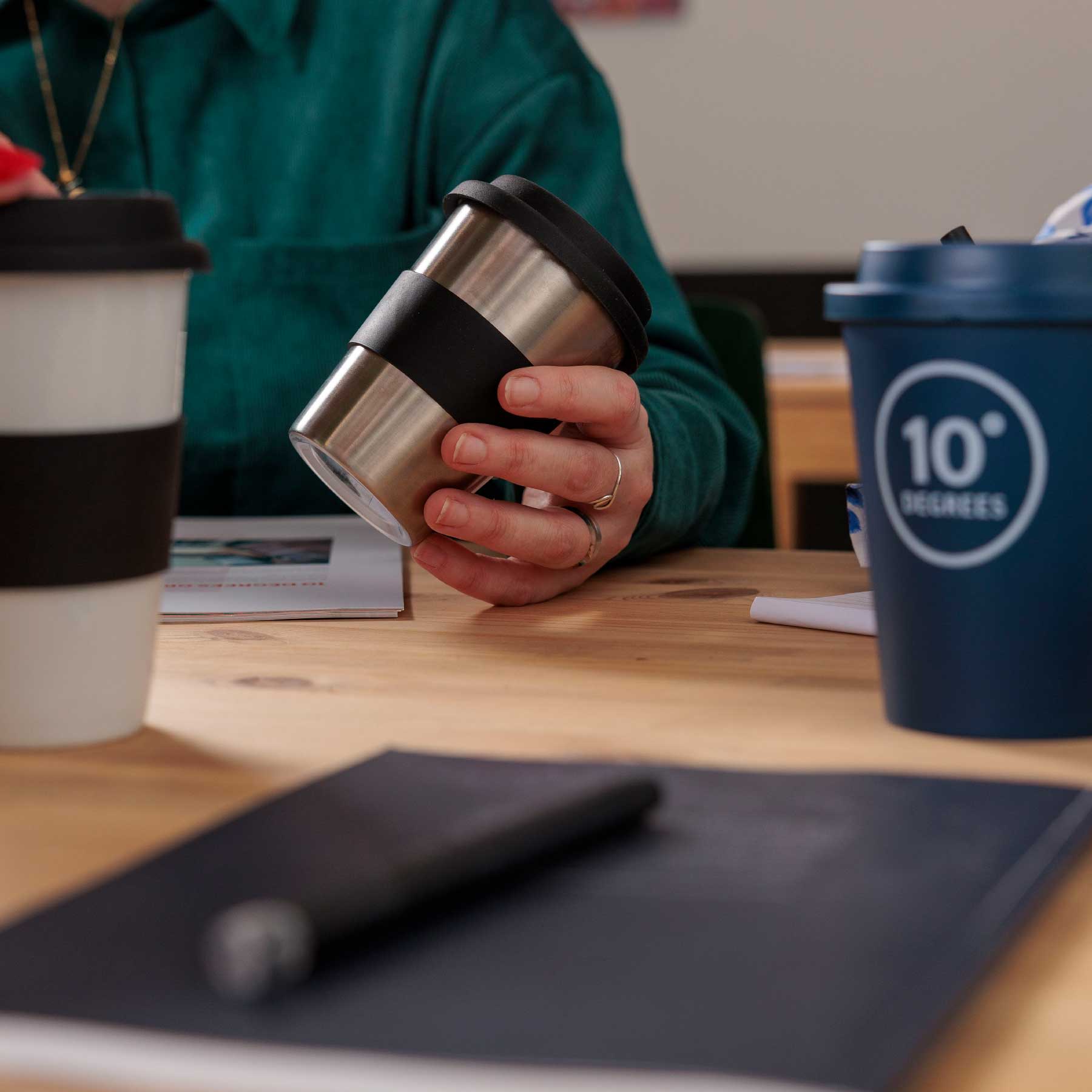 rvs-koffiebeker-zwart