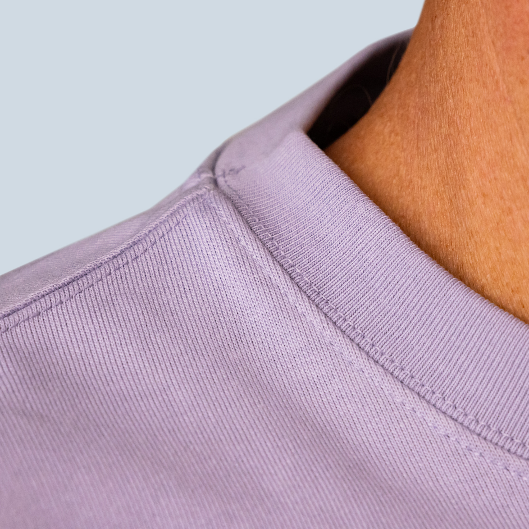 Duurzame-sweater-halsboord