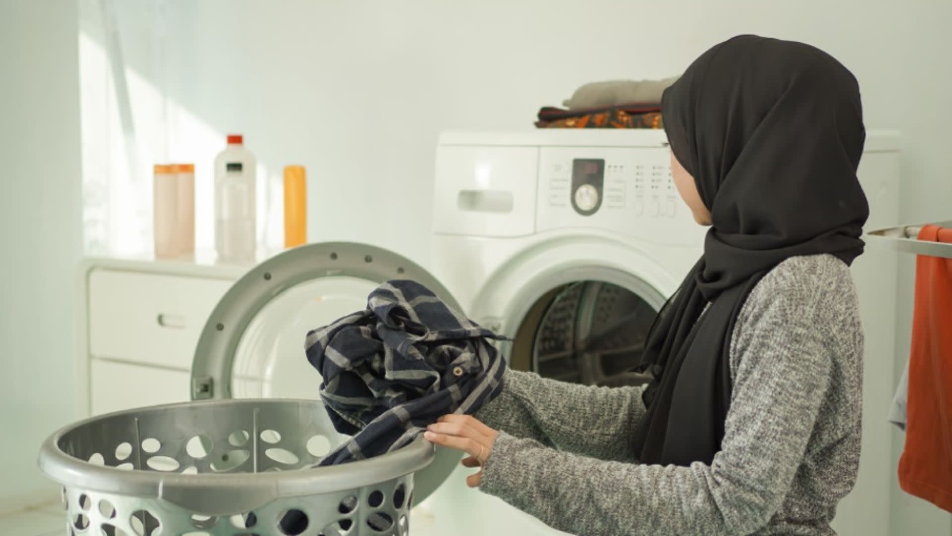 How to Use Ariel Laundry PODS