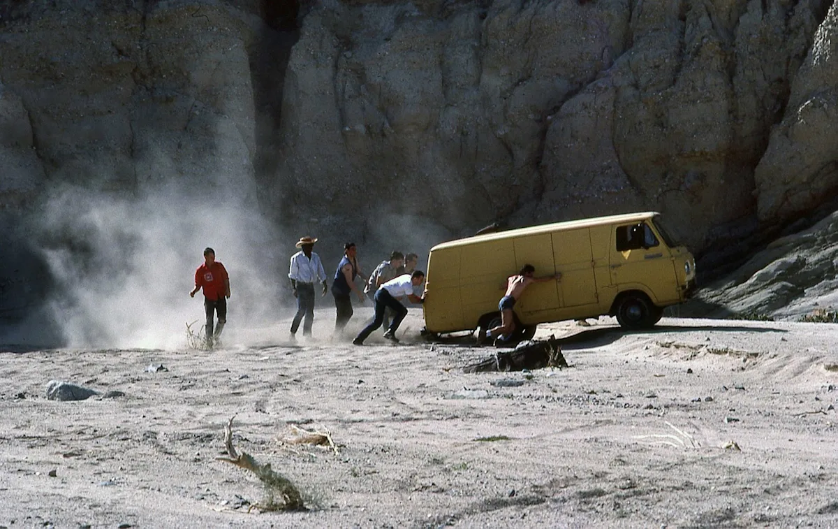 1984_DC-MOJAVE-AUZUG_Sound-van-stuck-in-desert_photo-by-Scot-Allen