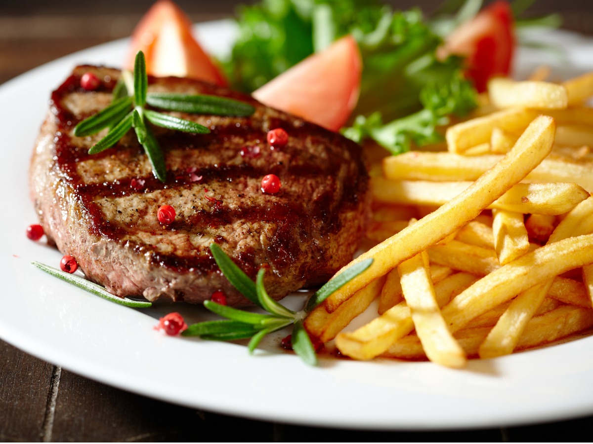 grilled-beefsteak-with-french-fries-picture-id134169762 (1)