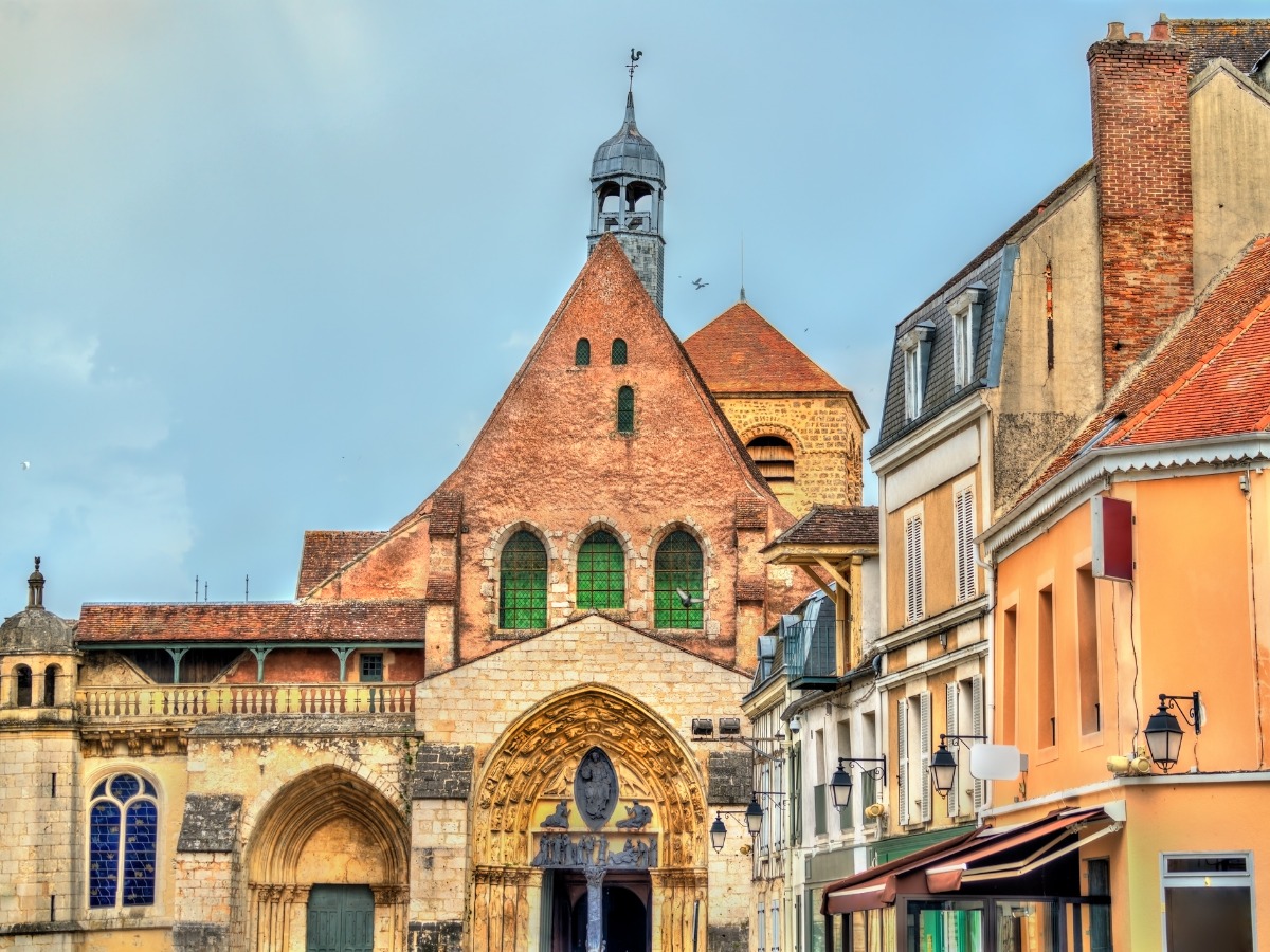 saint-ayoul-church-in-provins-france-picture-id1074354238