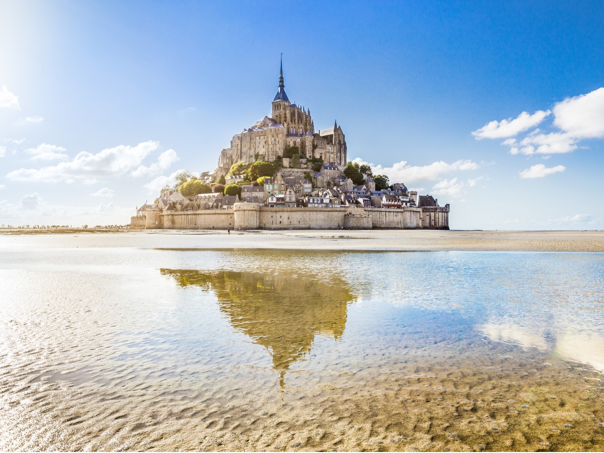 mont-saintmichel-normandy-france-picture-id492943036 (1)