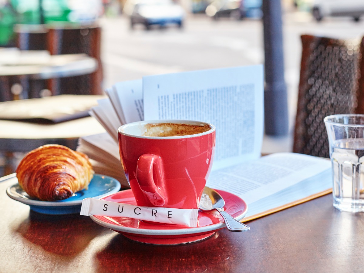 breakfast-in-a-parisian-street-cafe-picture-id483075258