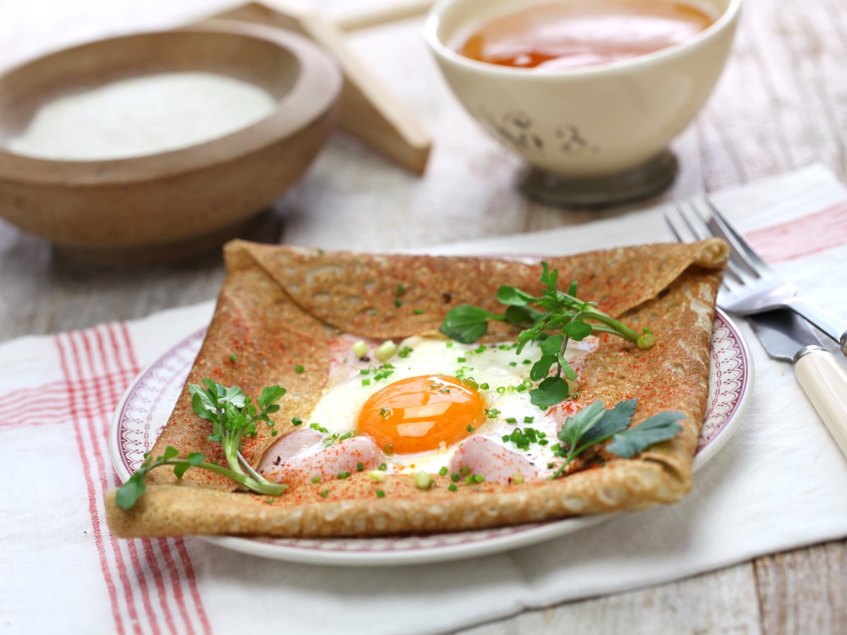 galette-sarrasin-buckwheat-crepe-picture-id667903356