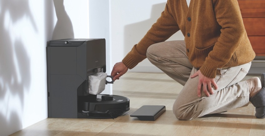 Close up image of a Roborock vacuum bag being replaced