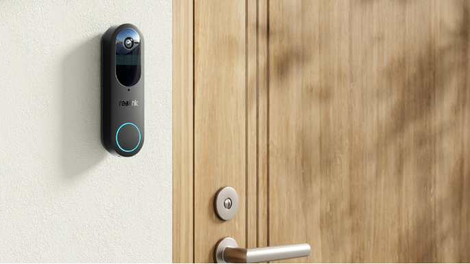 Image of a Reolink video doorbell outside a front door