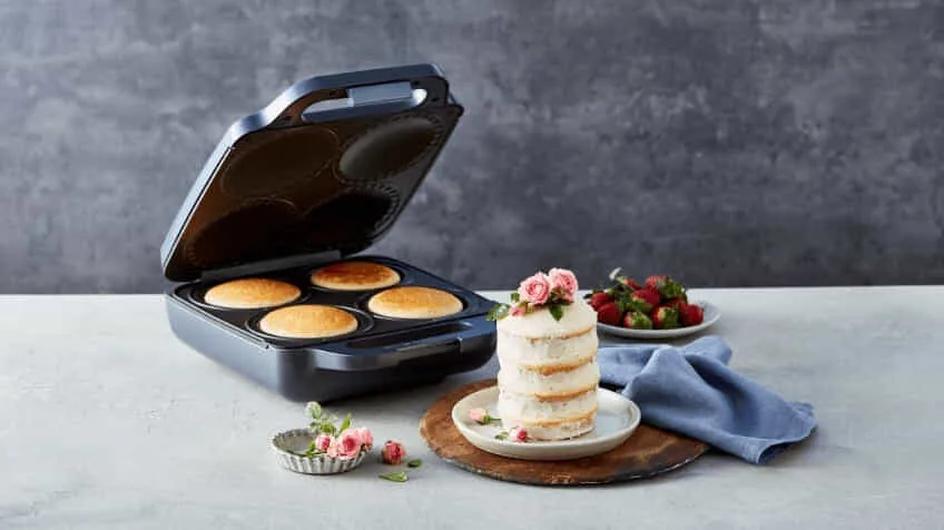 Sunbeam pie maker filled with 4 pies