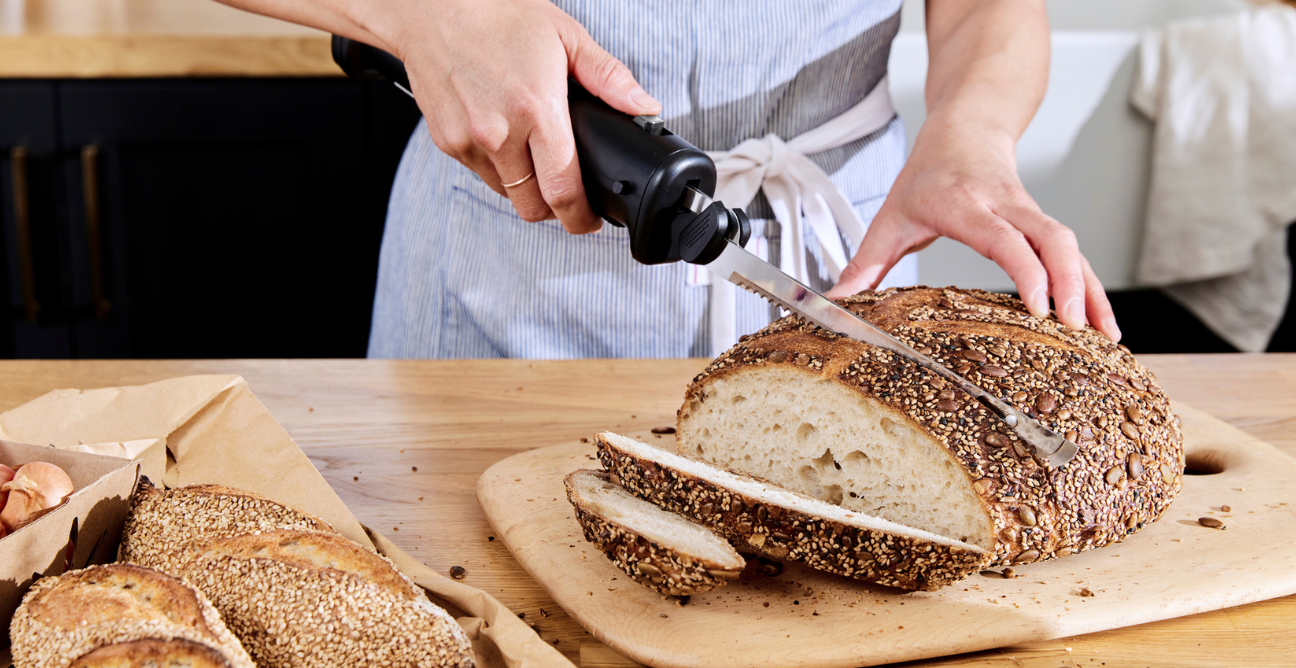 Durapres Cordless Carve cutting bread