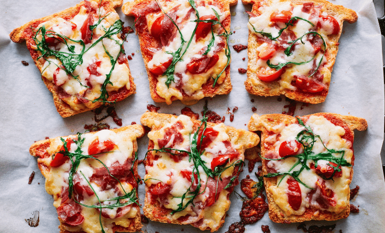 toasties with cheese and tomatoes 