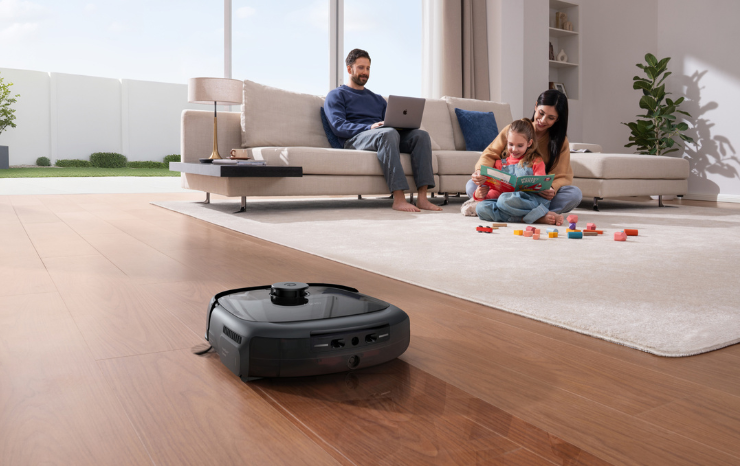 Lifestyle image of the eufy e25 robovac