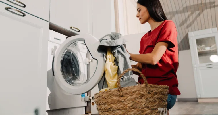 How to easily clean a washing machine hero image