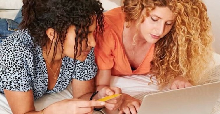 stocksy-3238015-desktop@2x