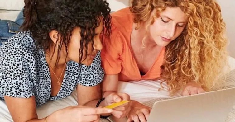 stocksy-3238015-desktop@2x