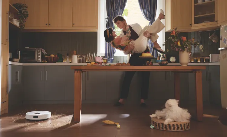 How To Use A Robot Vacuum (RoboVac) article hero image