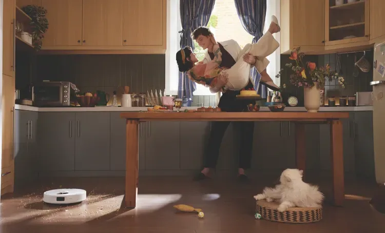 How To Use A Robot Vacuum (RoboVac) article hero image