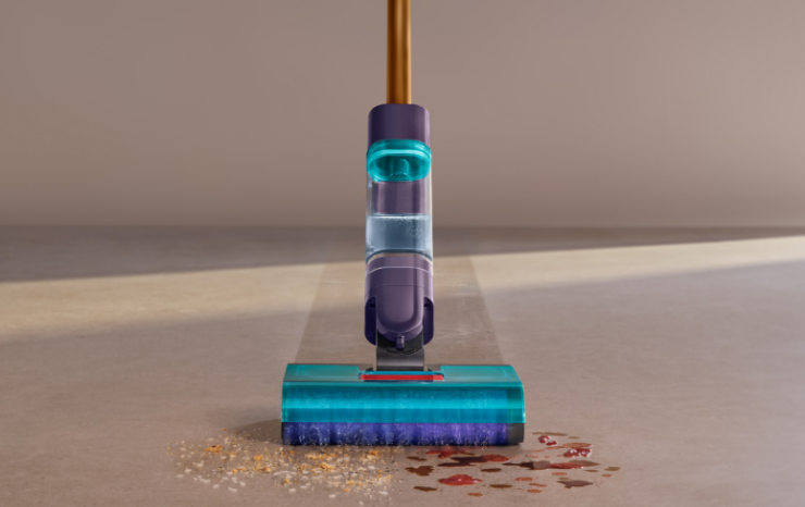 The Dyson G1 wet dry rollers up close and in action.