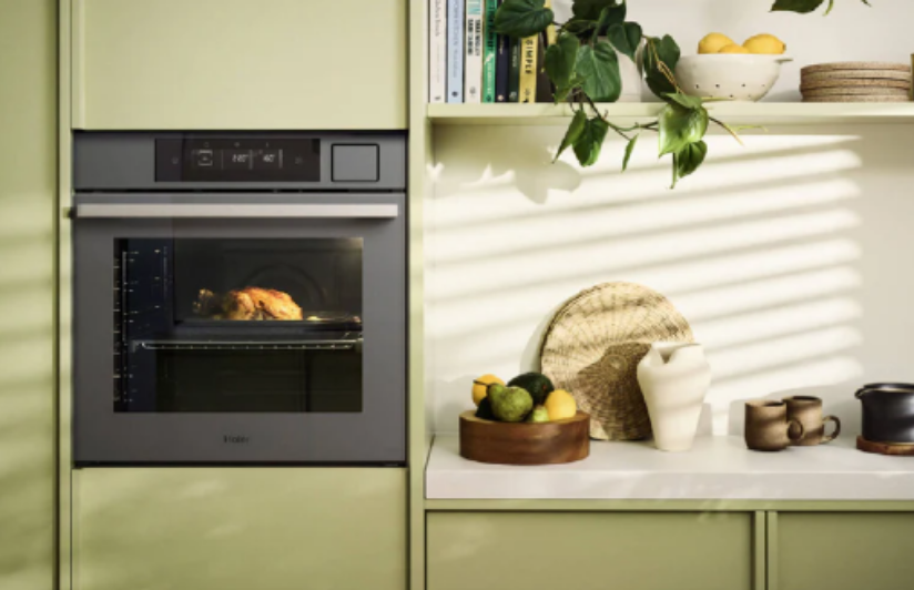 haier 600 Series built in oven with cleaning
