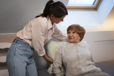 Opieka domowa nad seniorem - dlaczego warto?