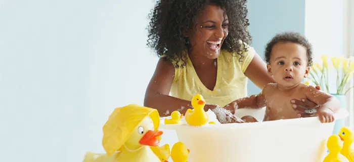 Comment nettoyer les jouets de bain pour bébé