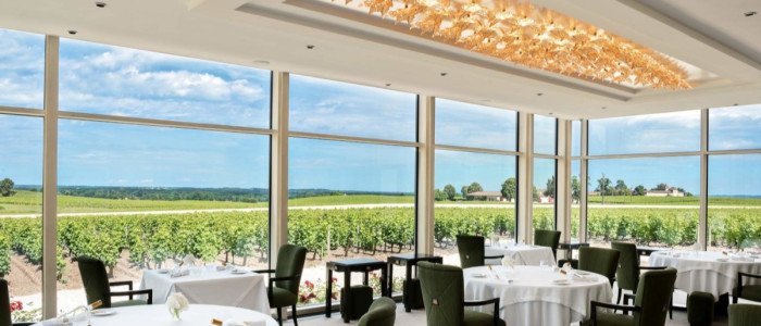 Le restaurant Lalique du Château Lafaurie Peyraguey, dans le vignoble bordelais.