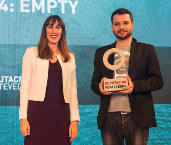 Carlos Morales recoge el premio de la Diputación de Pontevedra