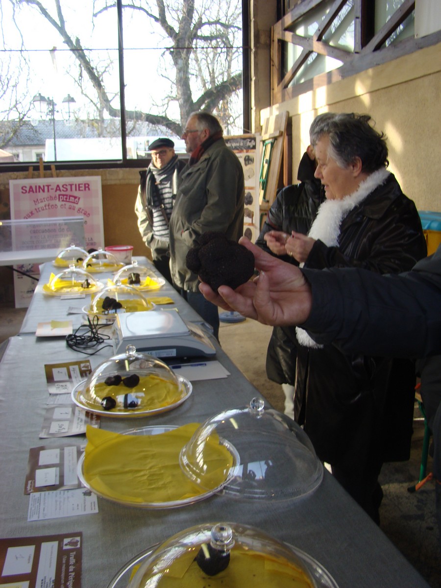 marché-truffes-st-astier
