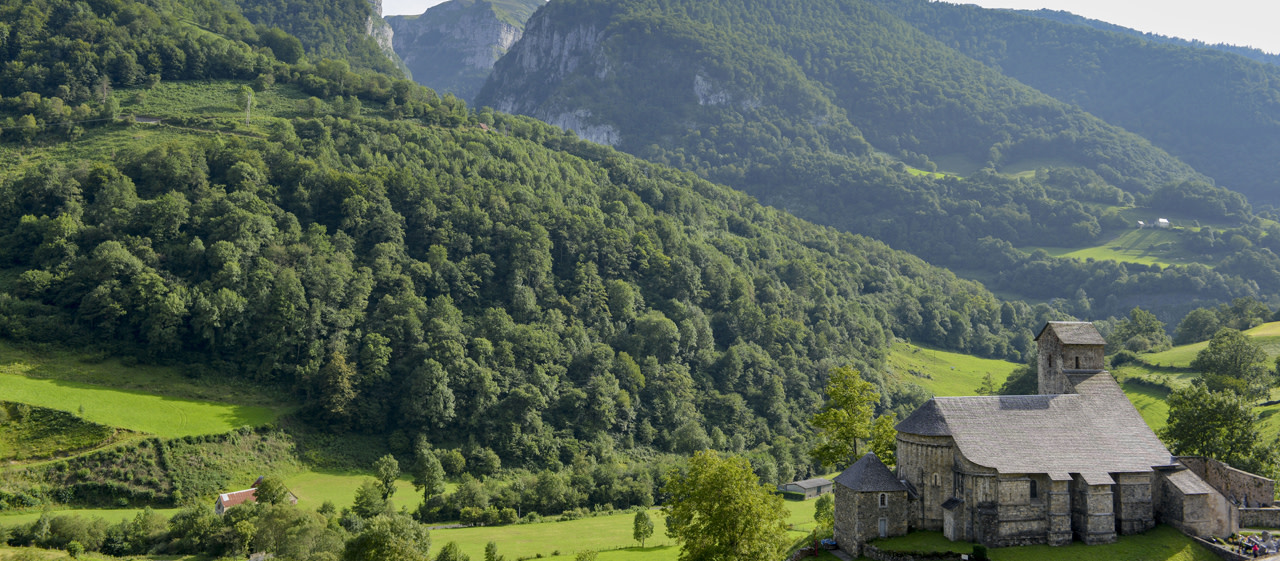 Les gorges d Ehujarre et l'église romane de Santa Grazi