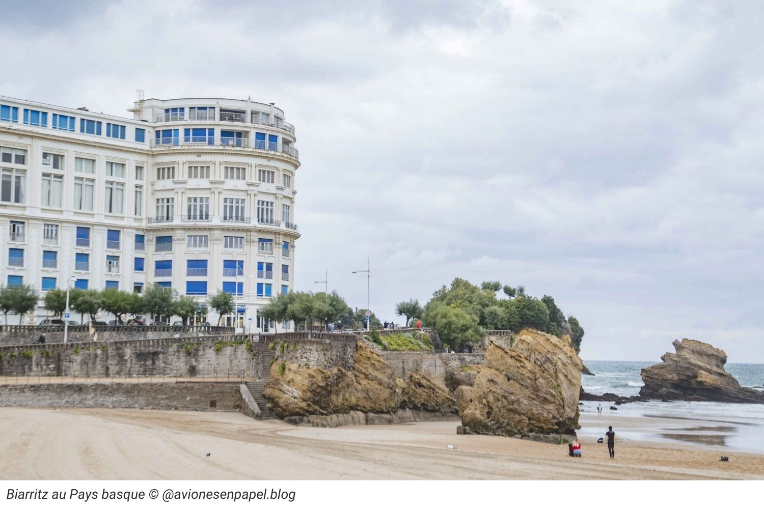 10. Biarritz au Pays basque ©avionesenpapel.blog