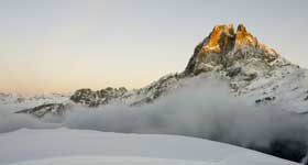 Vos Vacances A La Montagne Pour Skier En Hiver Et Rando En Ete
