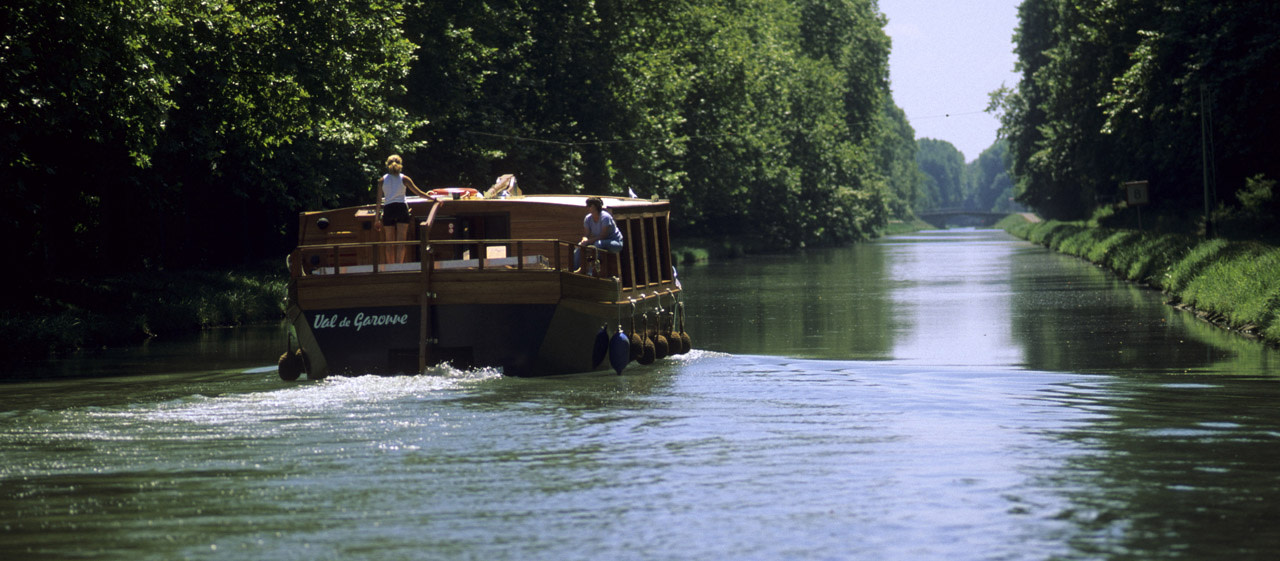 Croisière sur le Canal des Deux-Mers en Lot et Garonne