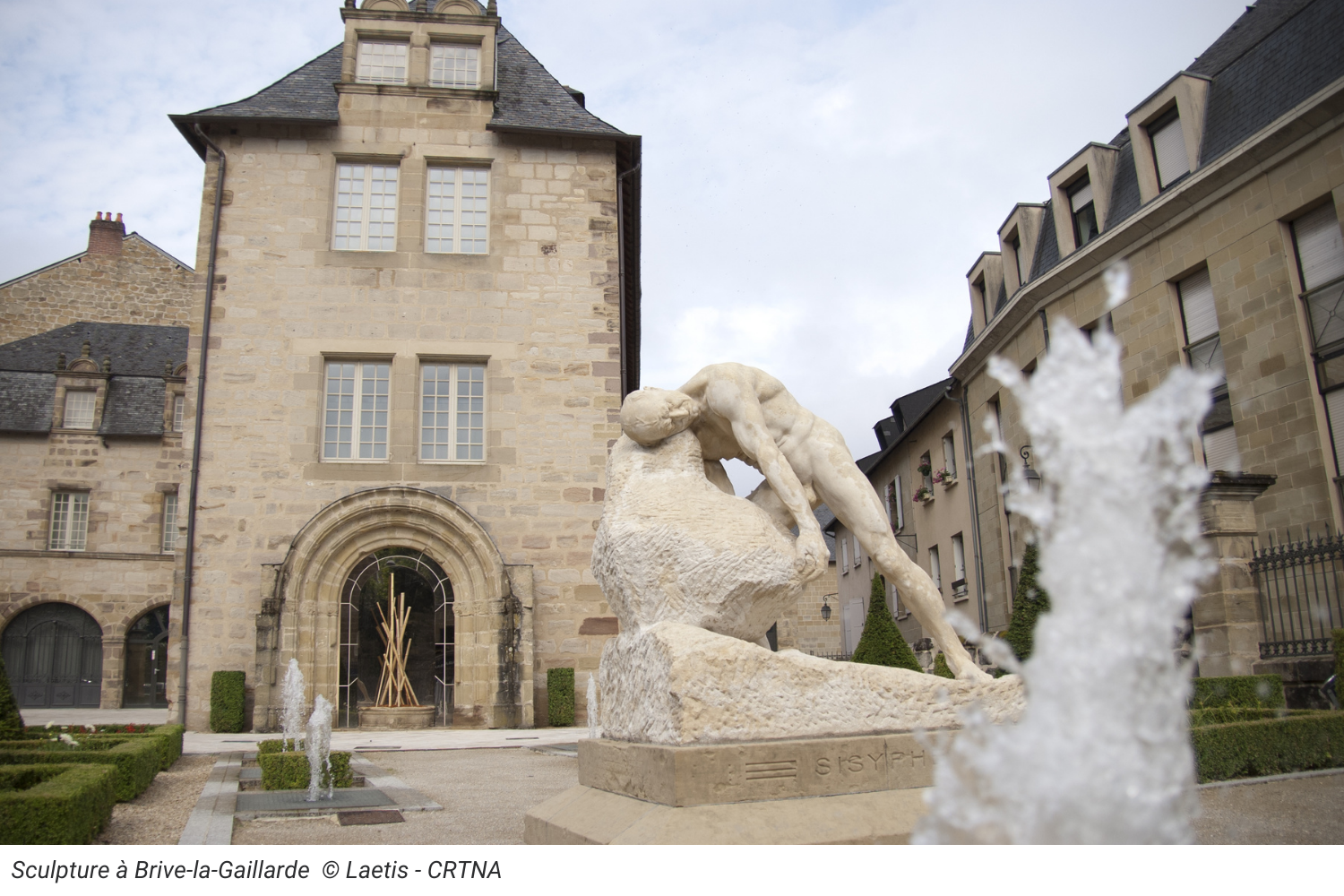 Sculpture à Brive-la-Gaillarde © Laetis - CRTNA