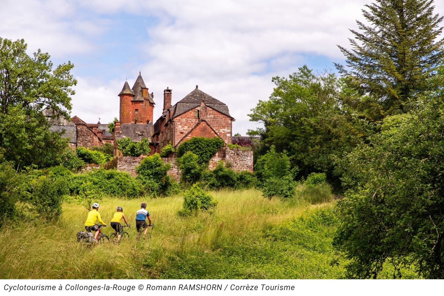 Cyclotourisme à Collonges-la-Rouge 