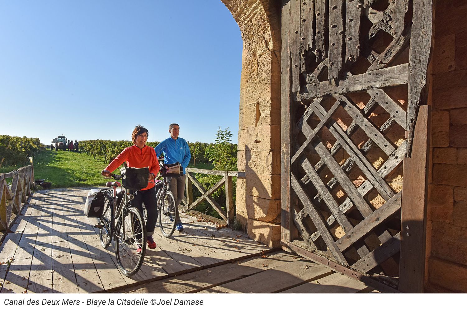 Canal des Deux Mers - Blaye la Citadelle ©Joel Damase