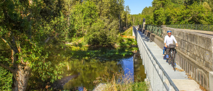 J3. 07. merpins - sa passerelle et ses vignes-11- Flow Velo - Aurelie Stapf, porteurdesonge.com-800