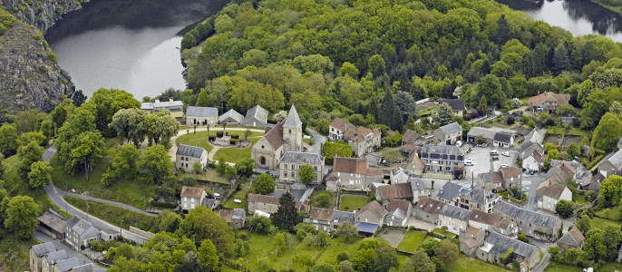Le village de Crozant en Creuse - Vallée des peintres