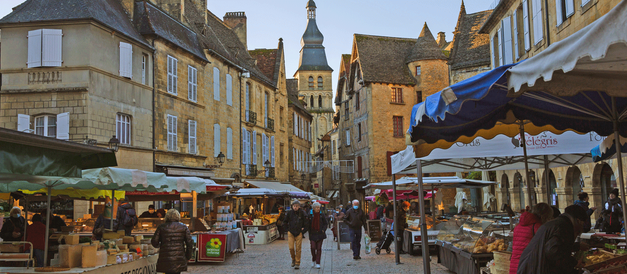 Saturday market in Sarlat-la-Canéda