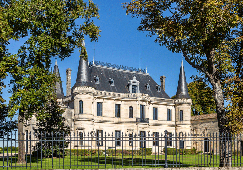 Castle in Margaux - Medoc vineyards