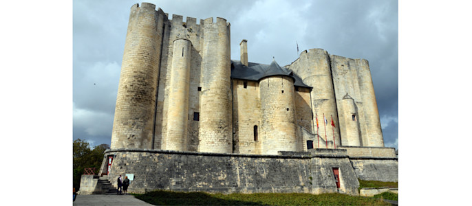 Donjon Niort Amélia Blanchot 800x350