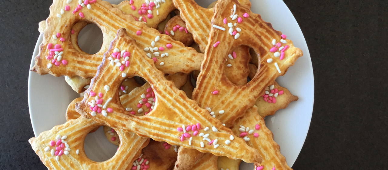 Les Cornuelles - Biscuits secs triangulaires spécialité de Villebois-Lavalette en Charente