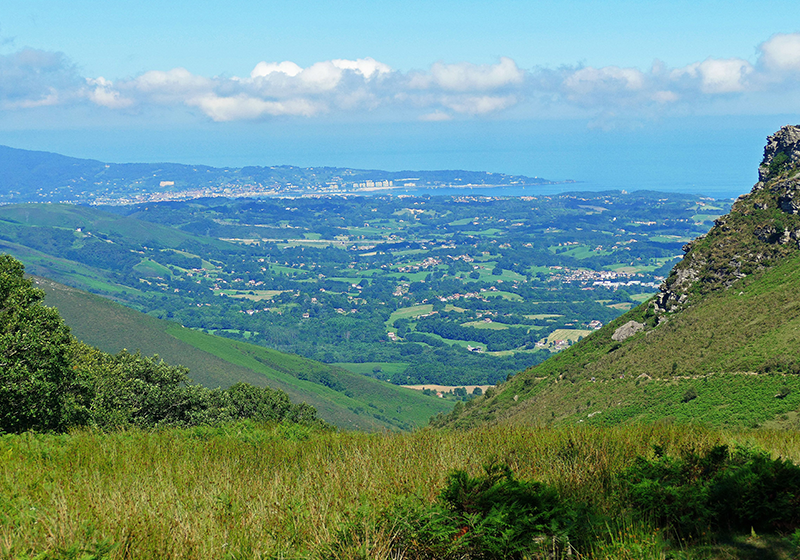 Blick von La Rhune auf die baskische Küste