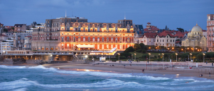 Copyright-emmymartens-CRTNA-L hotel du Palais au bord de la mer a Biarritz-11010-800