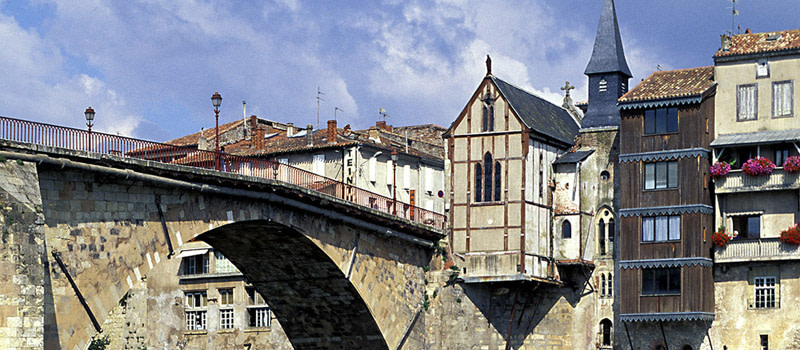 Copyright-BROCHARD-CRTNA-Village de Villeneuve-sur-Lot et le pont Vieux Lot-et-Garonne (47).-7281-800