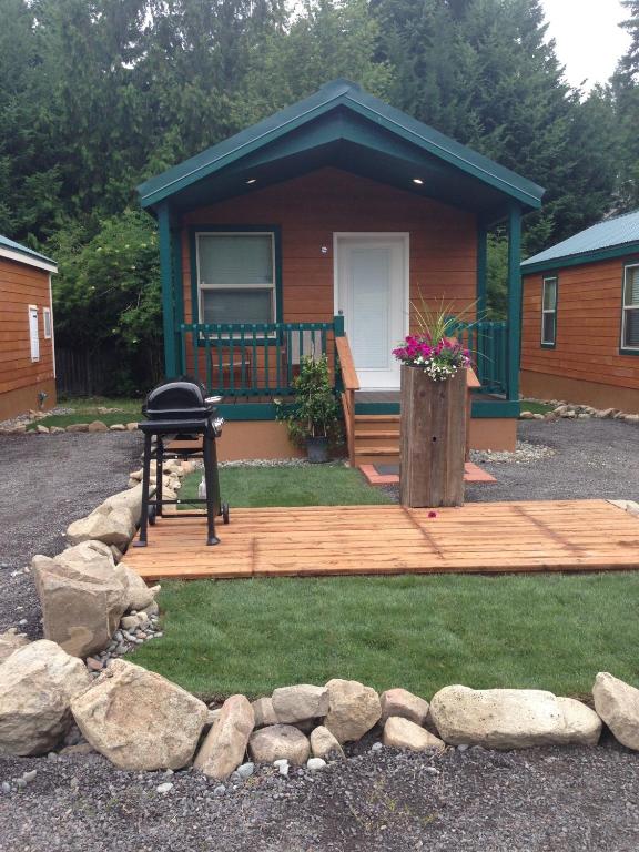 to Packwood Lodge & Cabins Packwood Lodge & Cabins