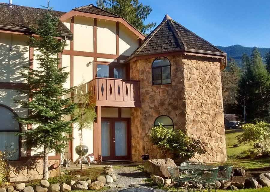 to Packwood Lodge & Cabins Packwood Lodge & Cabins