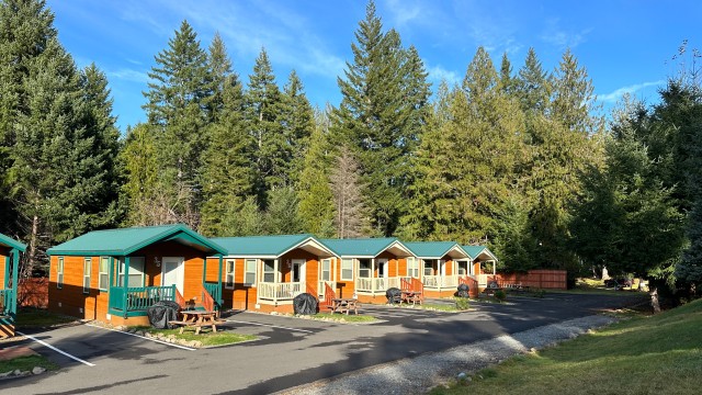 The Packwood Lodge & Cabins Hotel