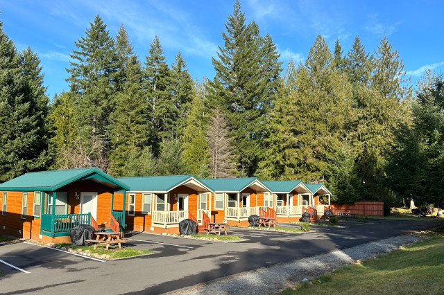 The Packwood Lodge & Cabins Hotel